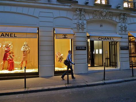 photos de chanel - bureaux|chanel couture houses.